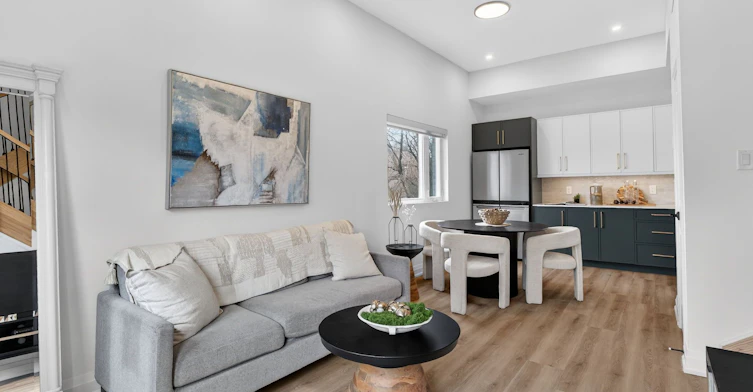 D-5 Hopperton Drive, Toronto, ON, M2L 2S5 - 4