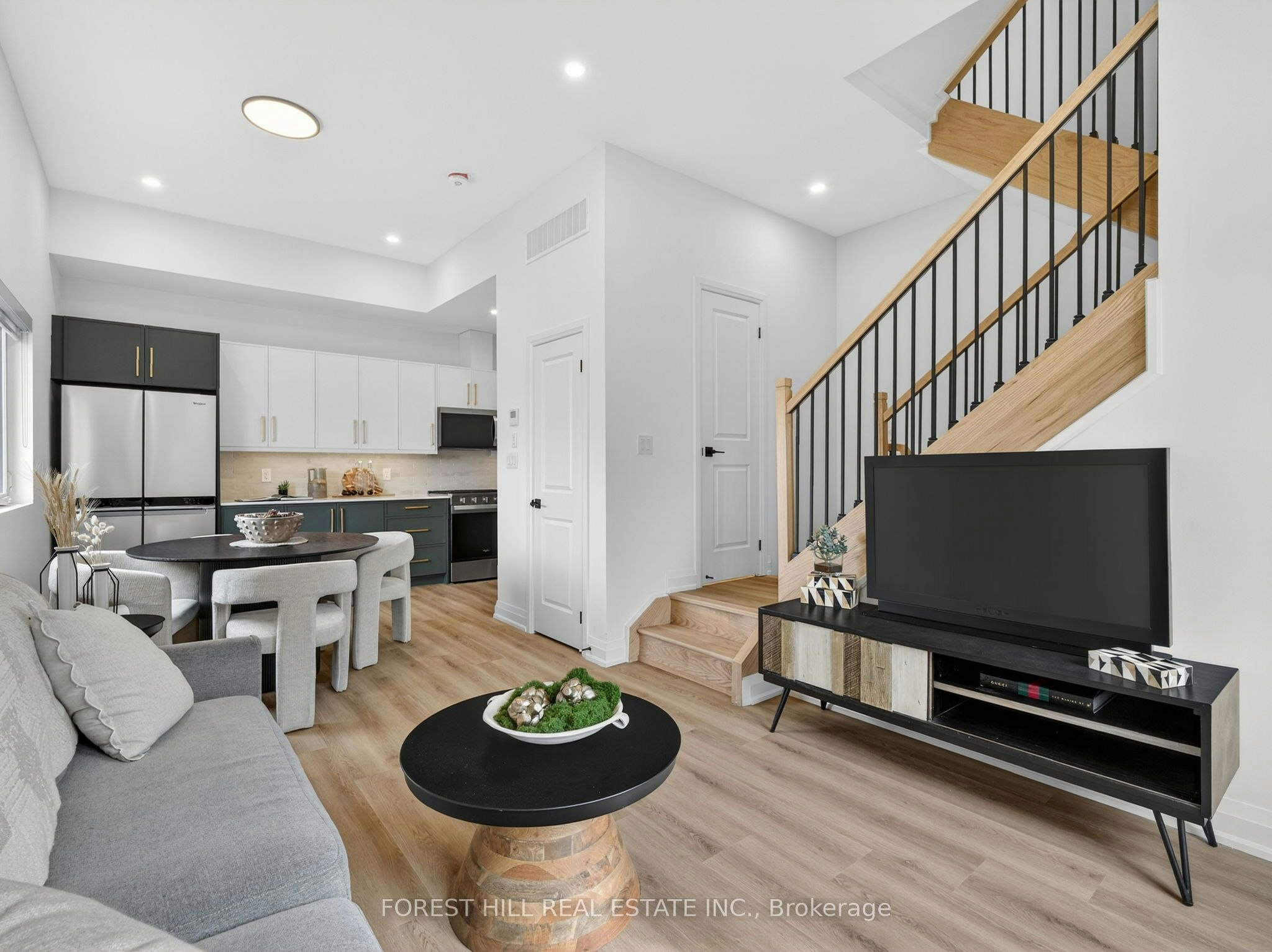 D-5 Hopperton Drive, Toronto, ON, M2L 2S5 - 6