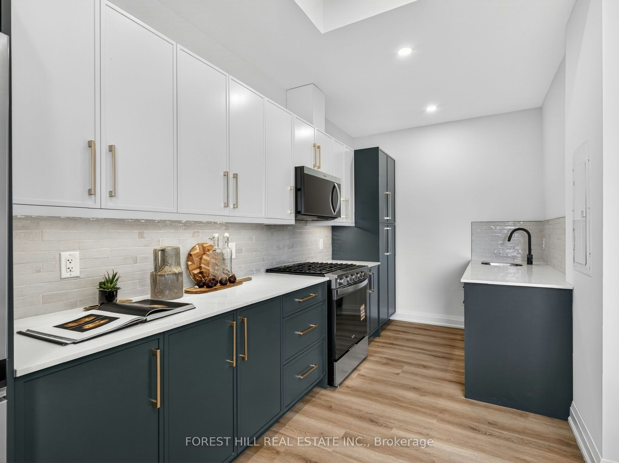 D-5 Hopperton Drive, Toronto, ON, M2L 2S5 - 10
