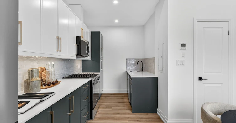D-5 Hopperton Drive, Toronto, ON, M2L 2S5 - 11