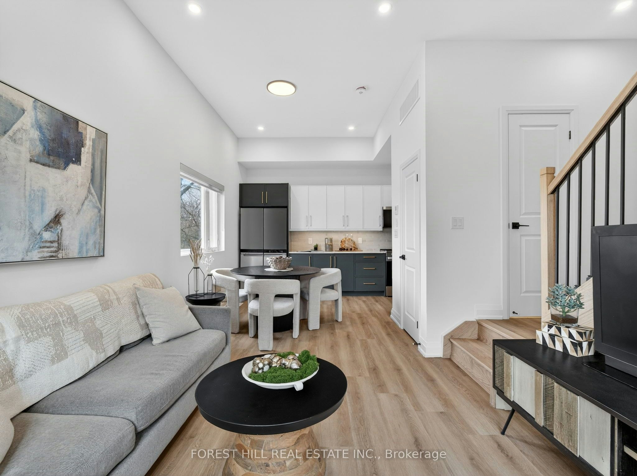 D-5 Hopperton Drive, Toronto, ON, M2L 2S5 - 5