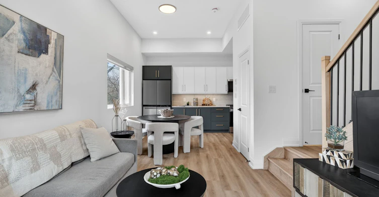D-5 Hopperton Drive, Toronto, ON, M2L 2S5 - 5