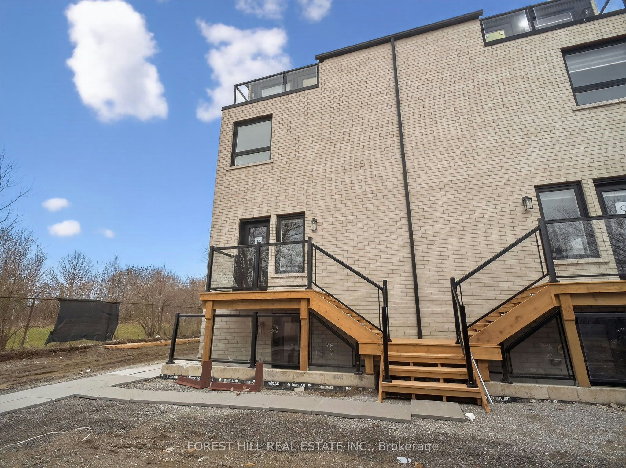 D-5 Hopperton Drive, Toronto, ON, M2L 2S5 - 3