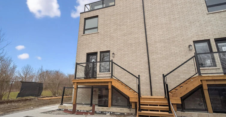 D-5 Hopperton Drive, Toronto, ON, M2L 2S5 - 3