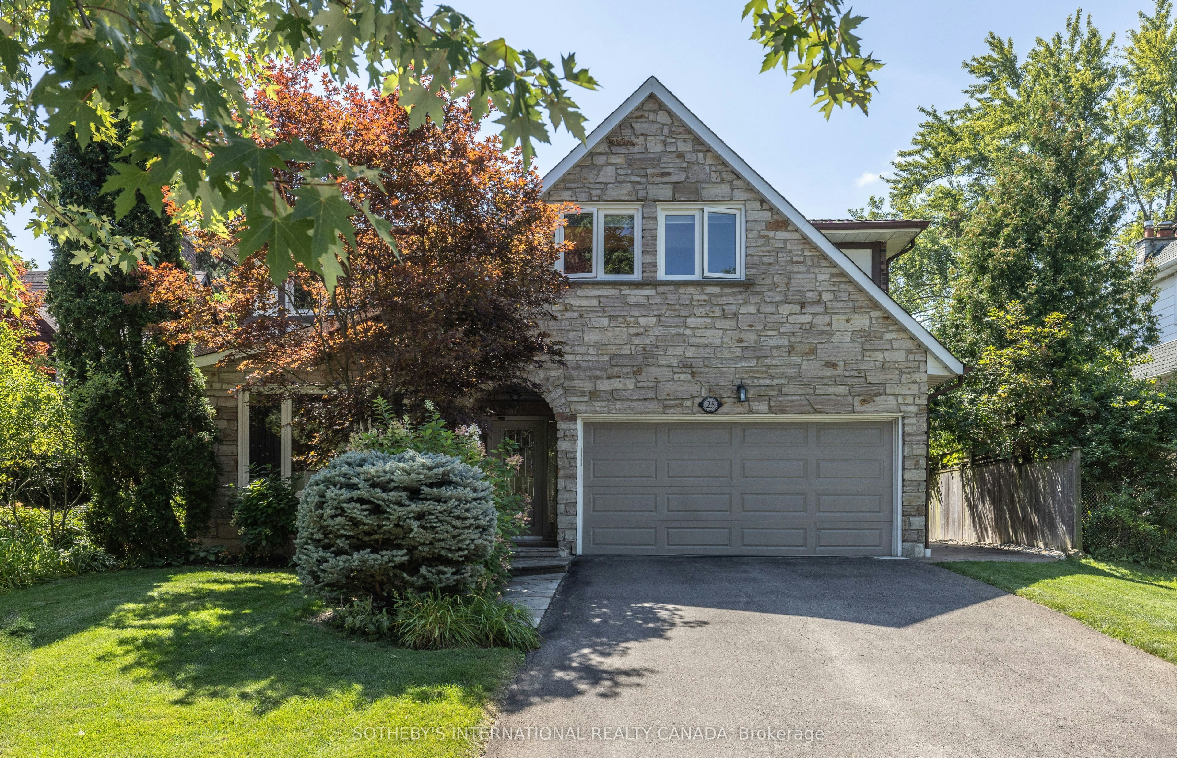 25 Gossamer Avenue, Toronto, ON, M2M 2X3