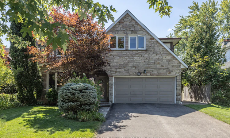 25 Gossamer Avenue