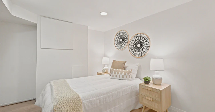 220 Westmount Avenue, Toronto, ON, M6E 3M8 - 25