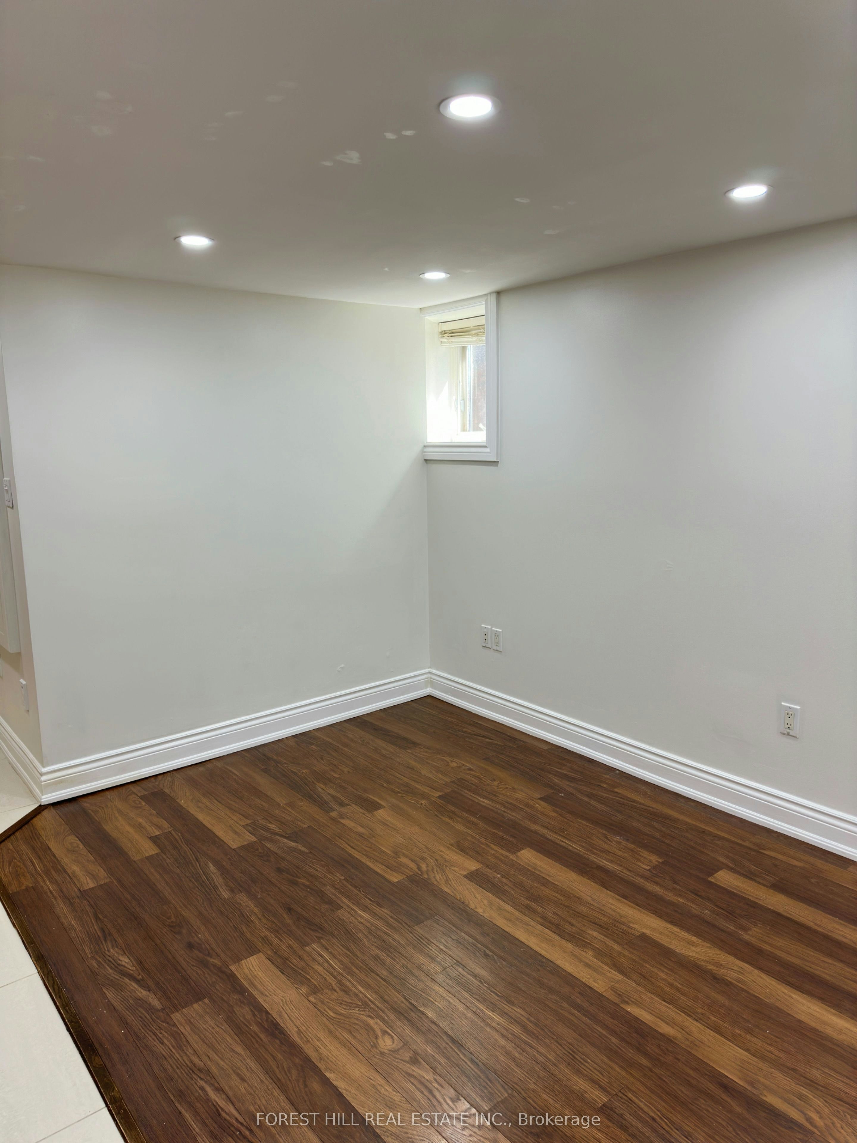 B1-105 Balmoral Avenue, Toronto, ON, M4V 1J5 - 8