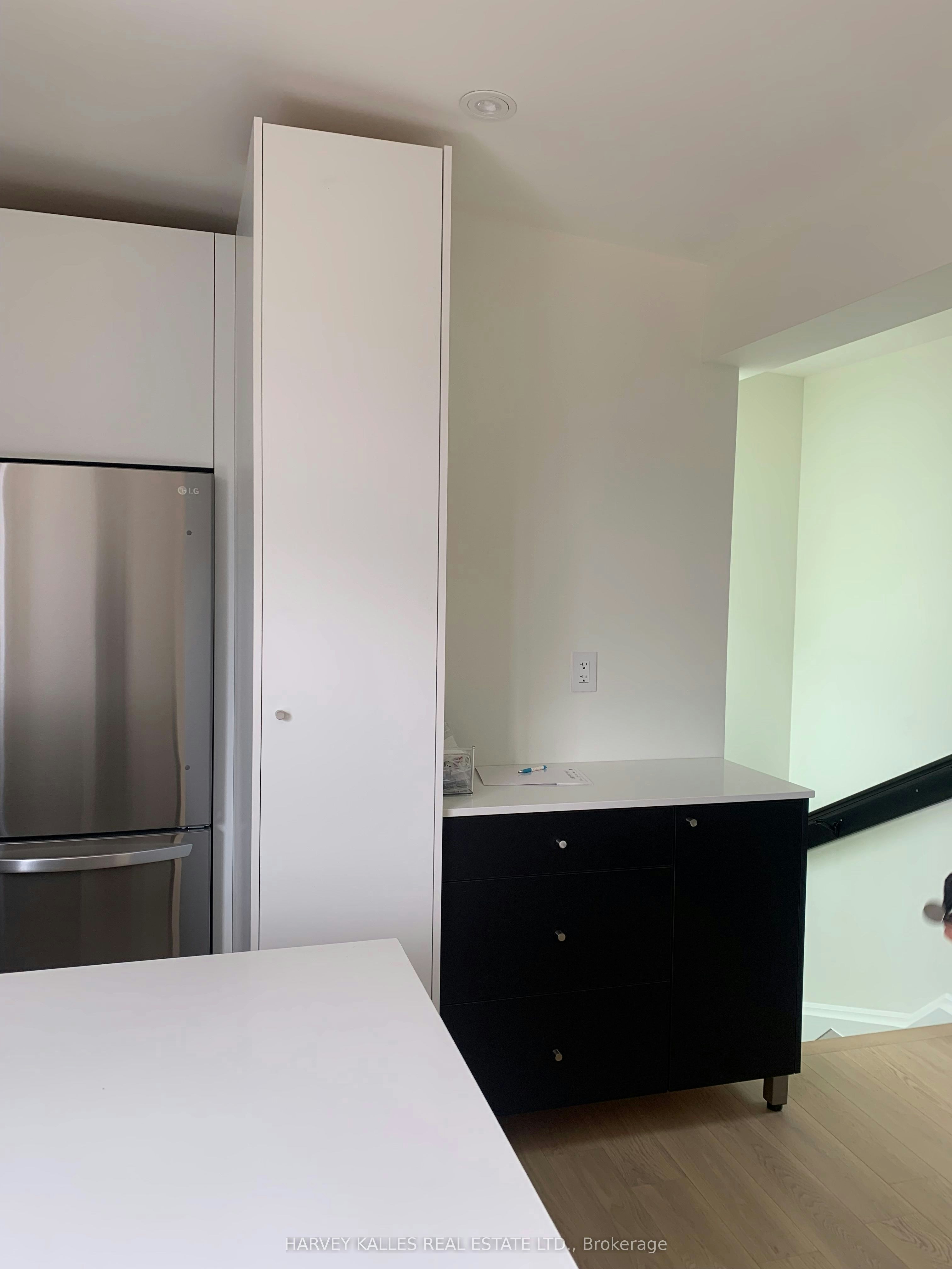 1-58 Kenwood Avenue, Toronto, ON, M6C 2S2 - 6