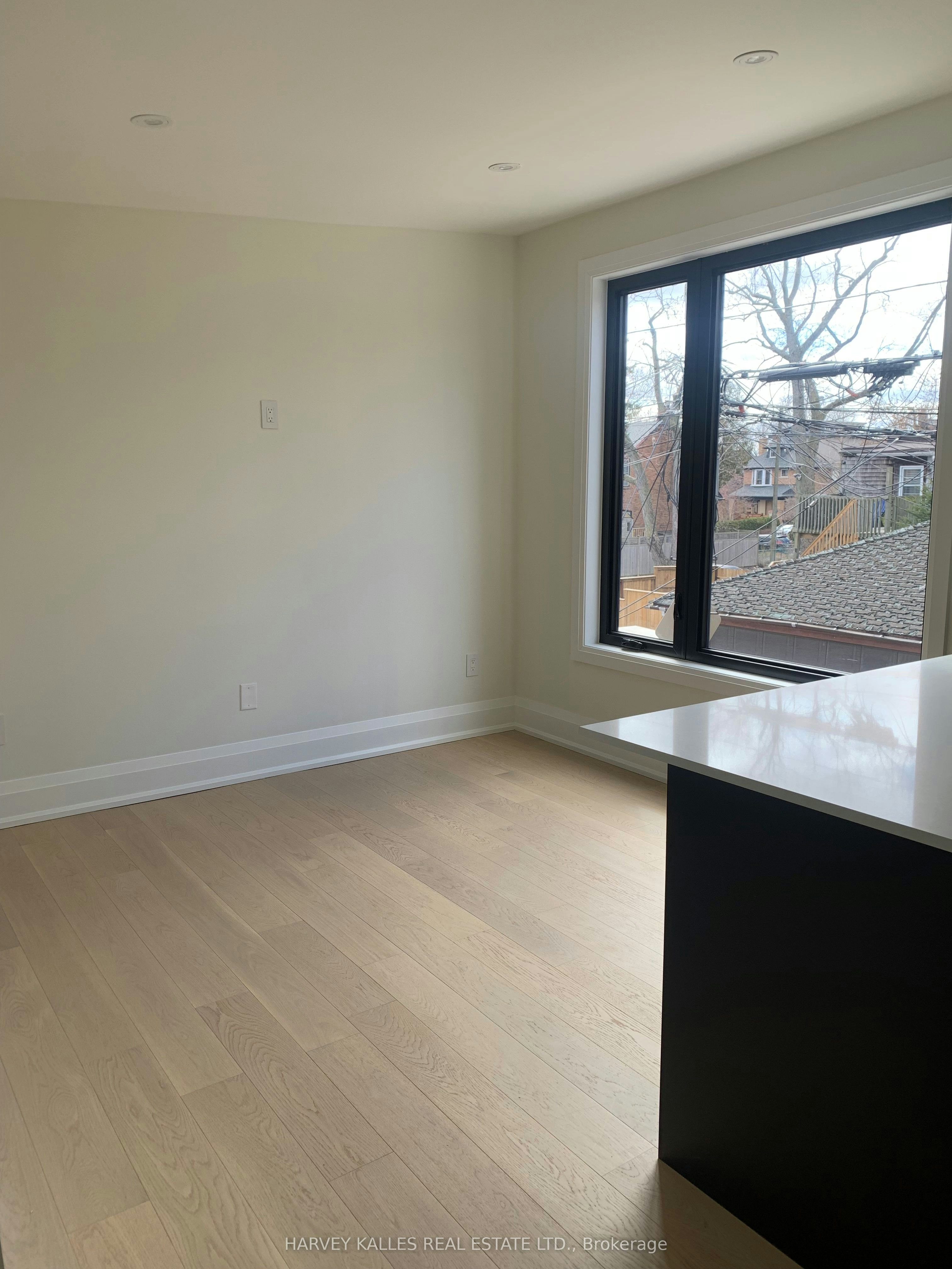 1-58 Kenwood Avenue, Toronto, ON, M6C 2S2 - 3
