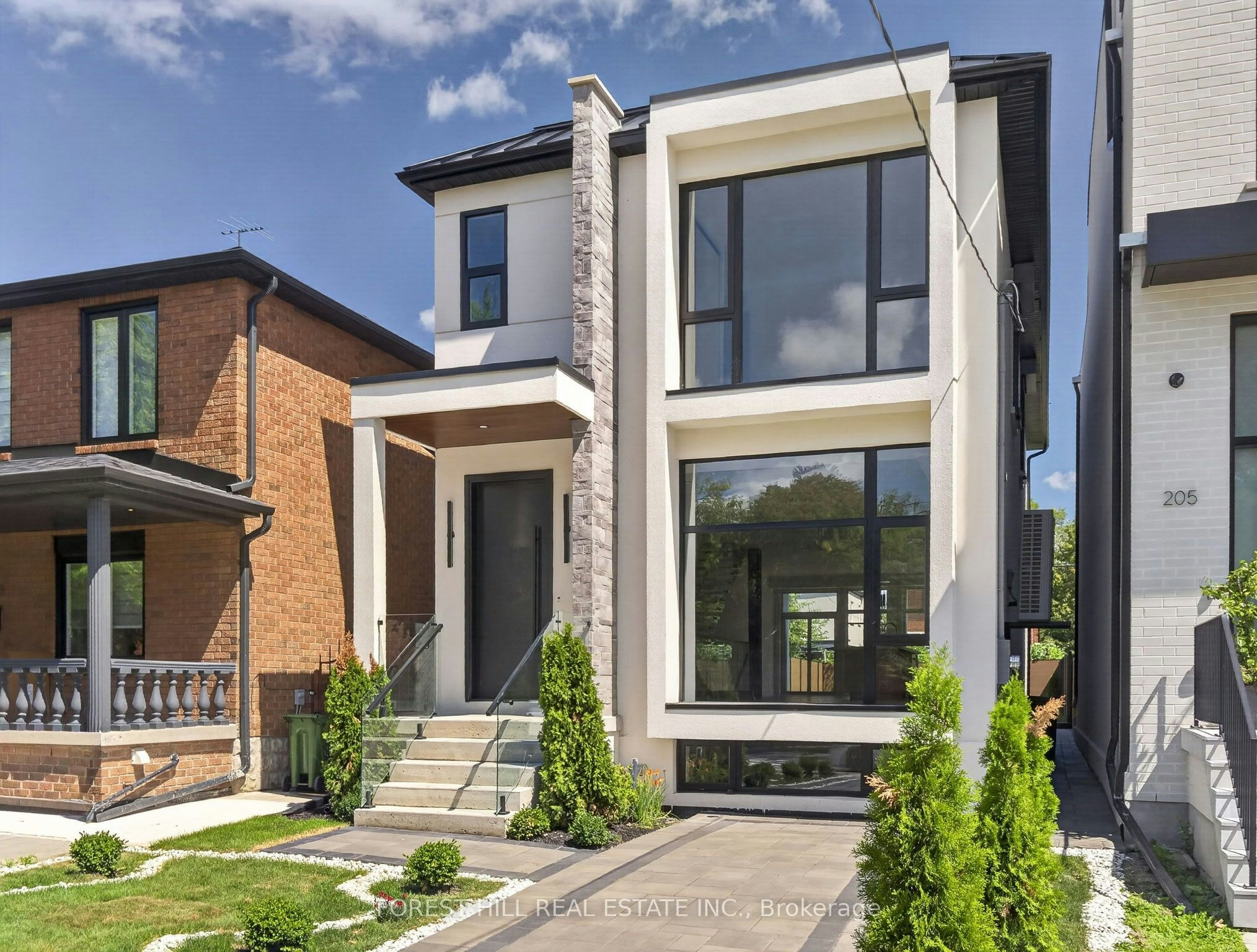 207 Robina Avenue, Toronto, ON, M6C 3Y9