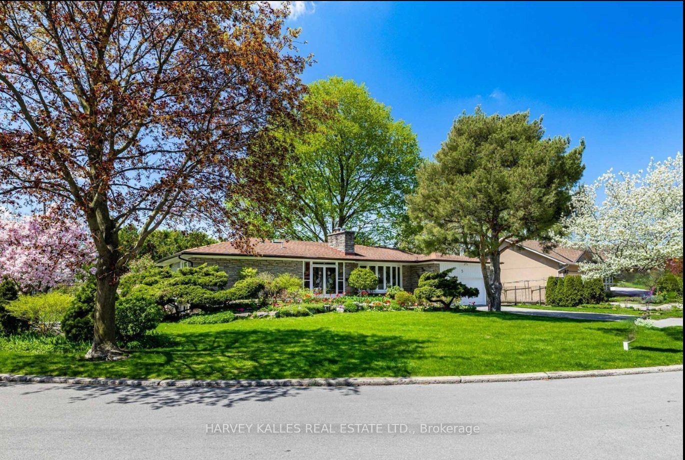 5 Parmbelle Crescent, Toronto, ON, M3A 3G5 - 3