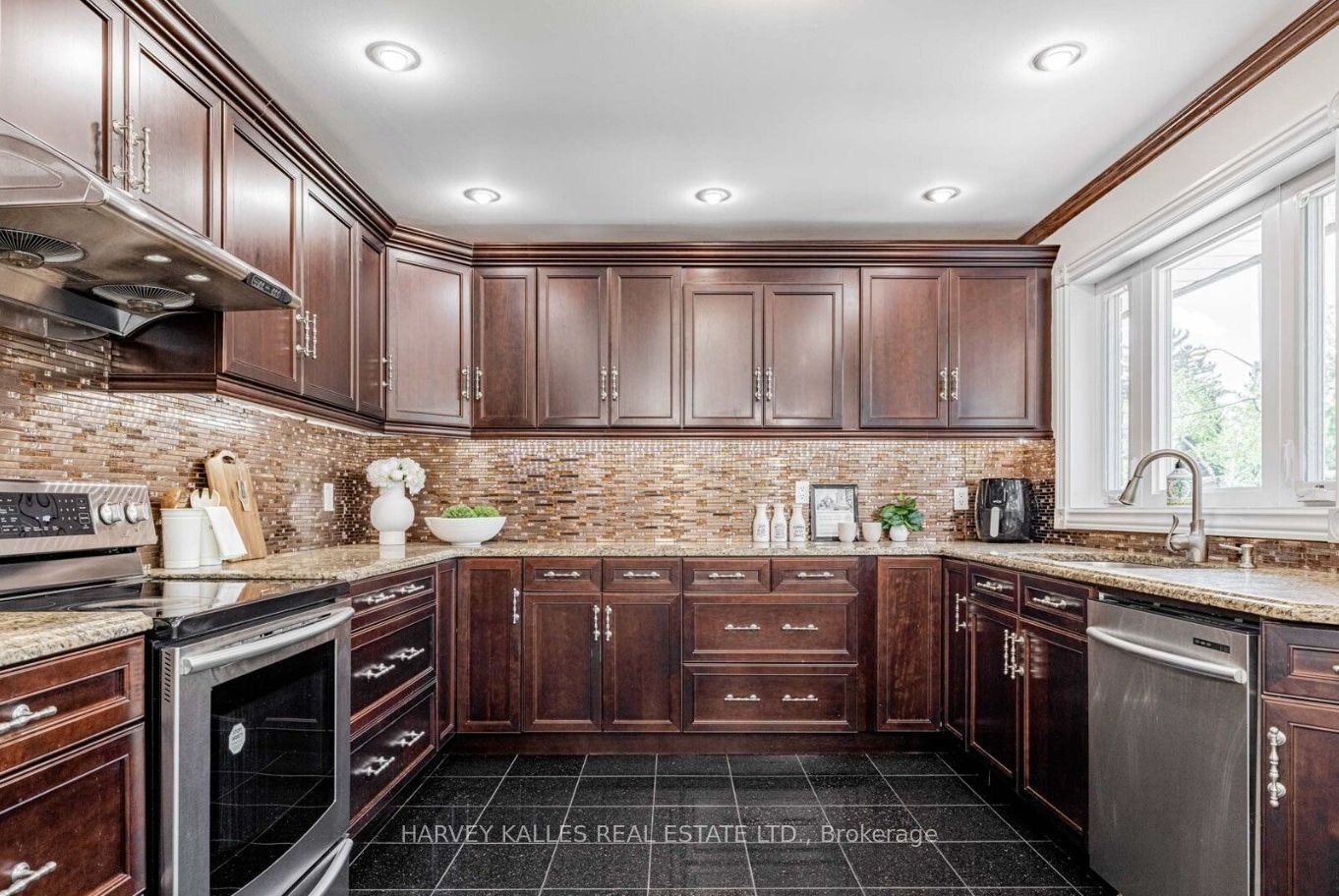 5 Parmbelle Crescent, Toronto, ON, M3A 3G5 - 9