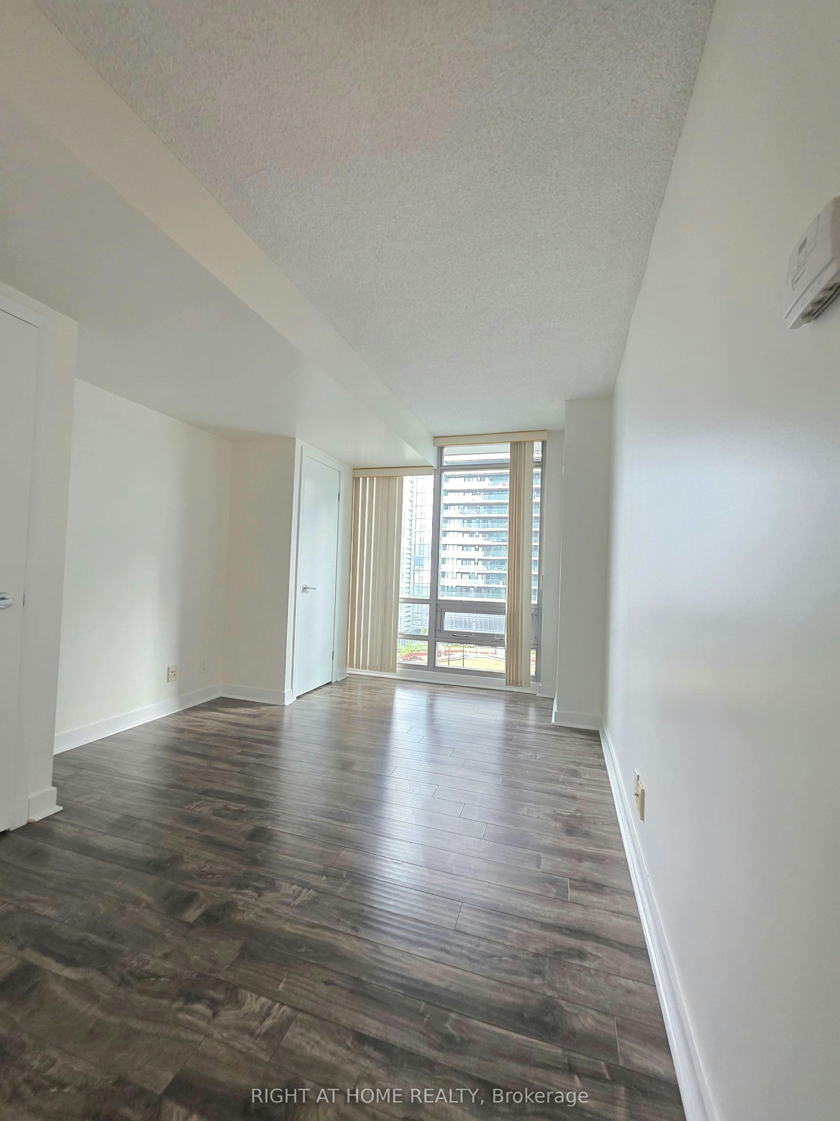 2108-81 Navy Wharf Court, Toronto, ON, M5V 3S2 - 2