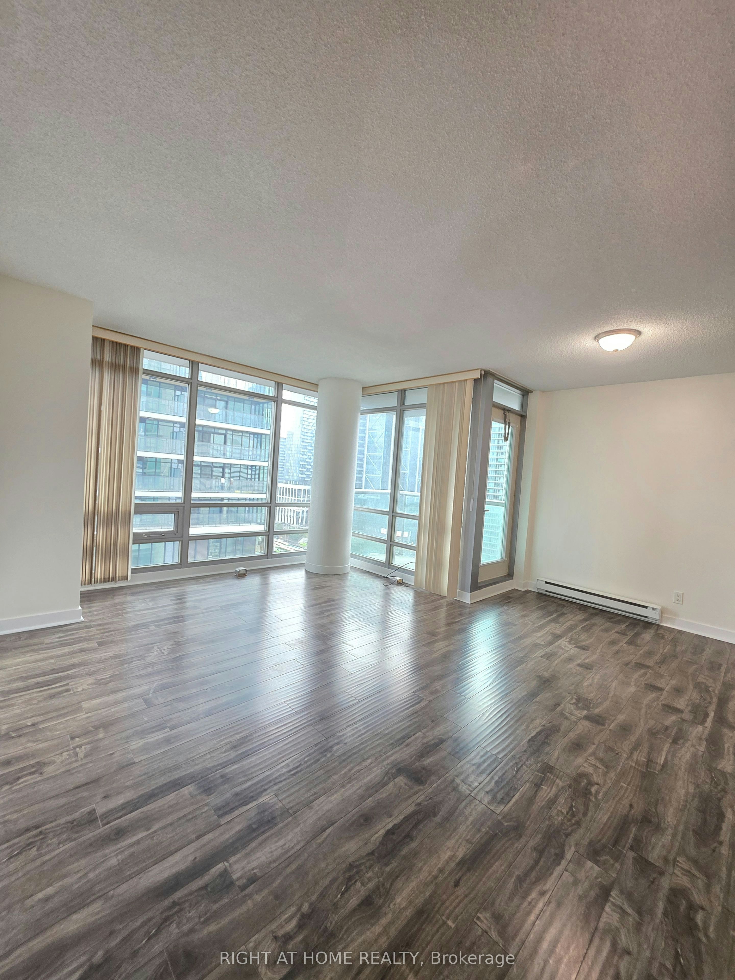2108-81 Navy Wharf Court, Toronto, ON, M5V 3S2 - 6
