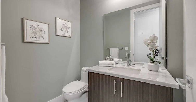 29 Queens Quay E, Toronto, ON, M5E 0A4 - 24
