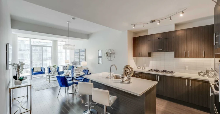 29 Queens Quay E, Toronto, ON, M5E 0A4 - 5