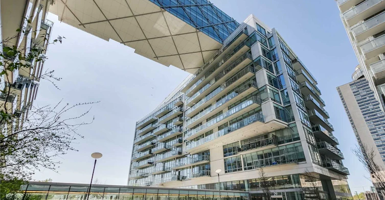 29 Queens Quay E, Toronto, ON, M5E 0A4