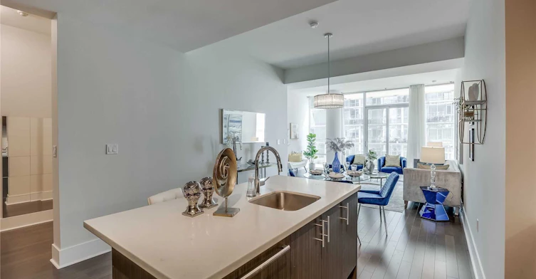 29 Queens Quay E, Toronto, ON, M5E 0A4 - 9