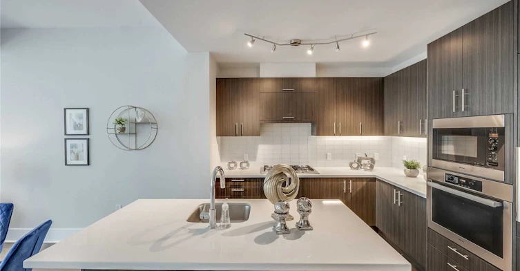 29 Queens Quay E, Toronto, ON, M5E 0A4 - 6