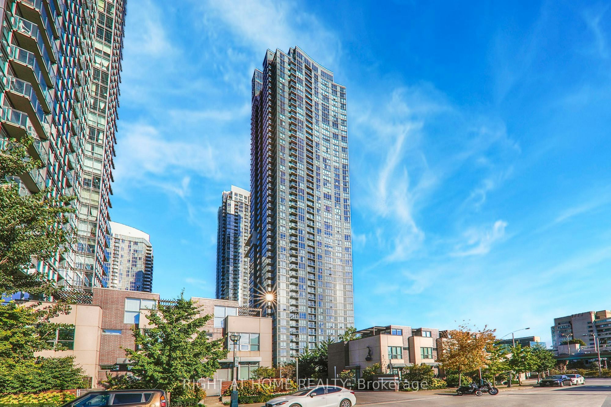 2615-11 Brunel Court, Toronto, ON, M5V 3Y3
