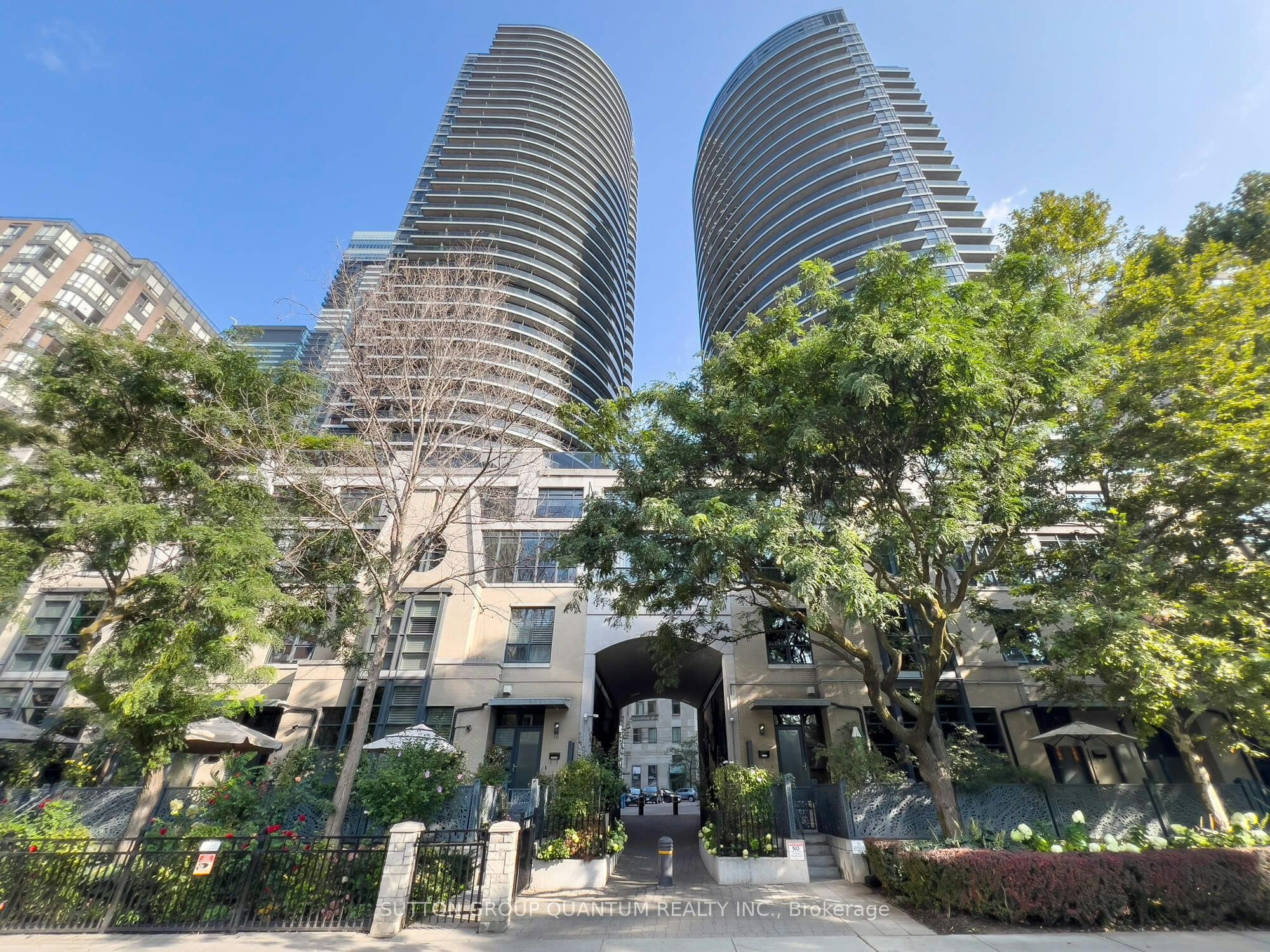 1811-25 Carlton Street, Toronto, ON, M5B 1L4