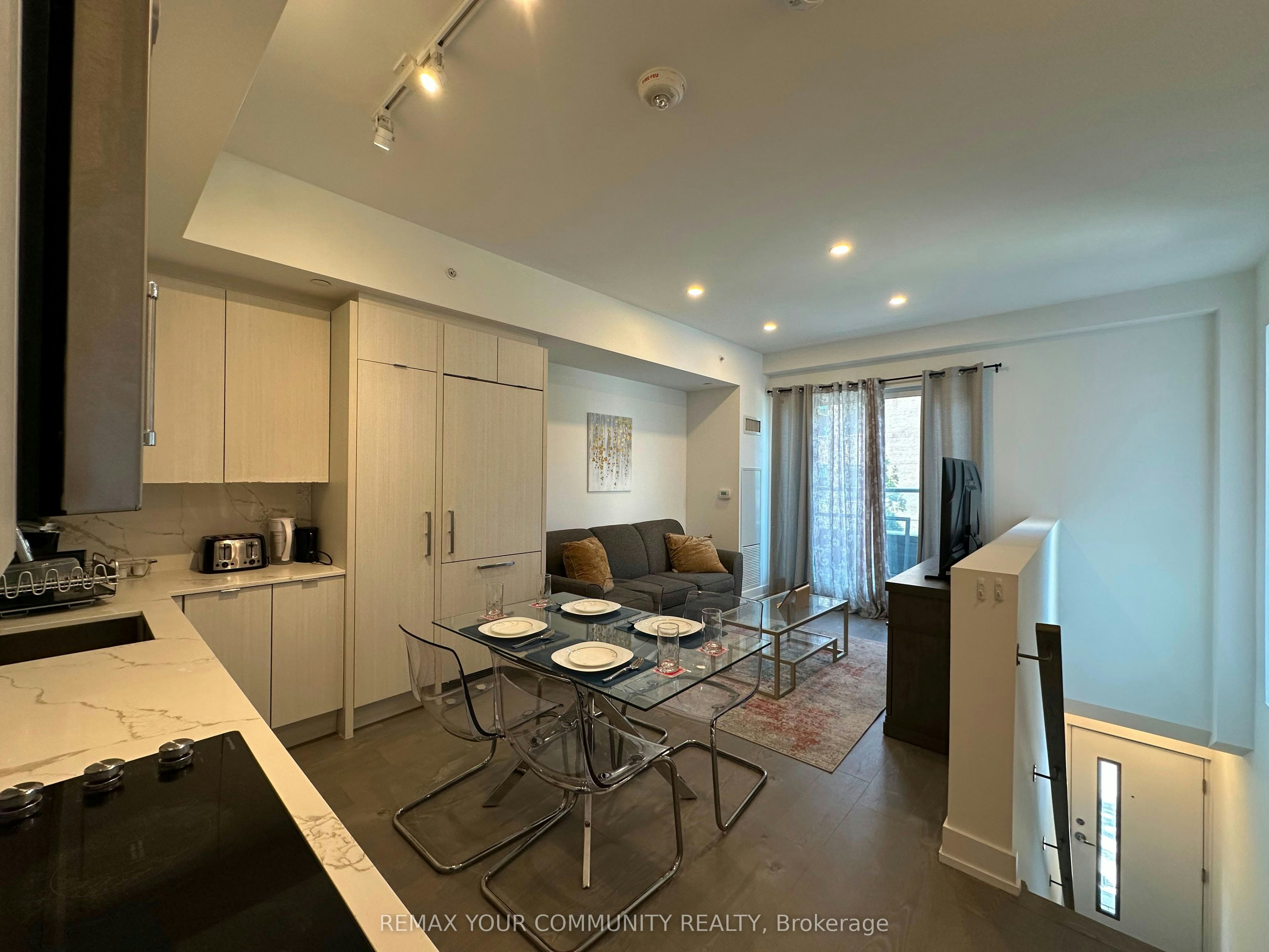 TH 1-175 Pears Avenue, Toronto, ON, M5R 0C1