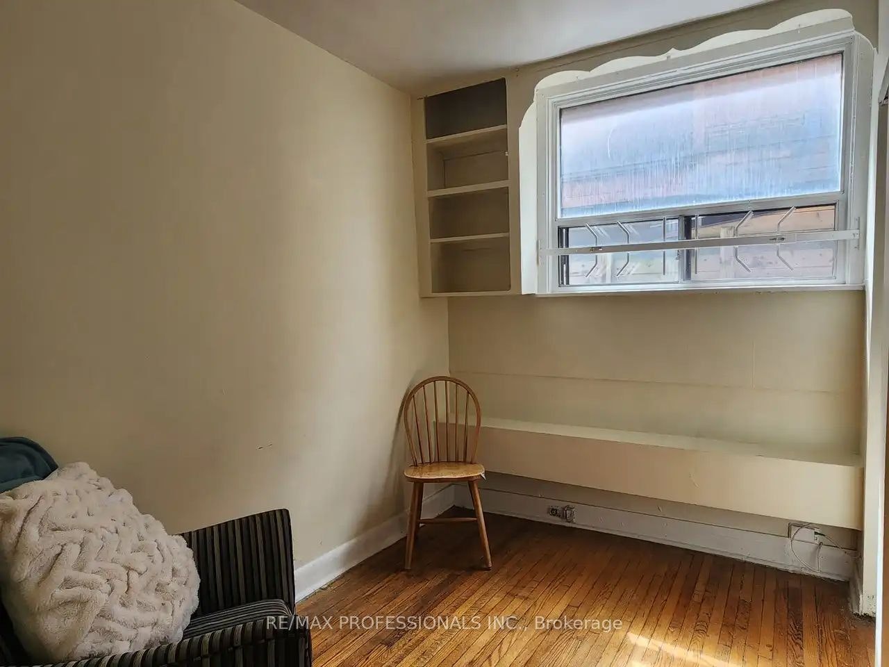 MAIN LEVEL-150 Robert Street, Toronto, ON, M5S 2K3 - 10
