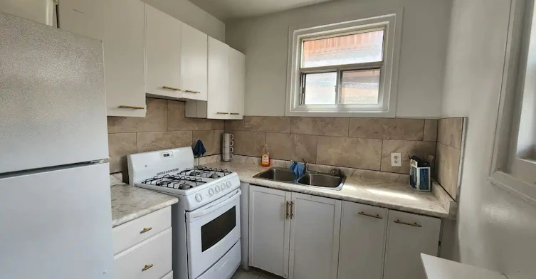 MAIN LEVEL-150 Robert Street, Toronto, ON, M5S 2K3 - 13