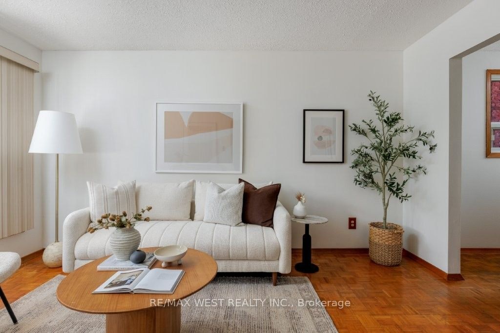 214 Markham Street - 5