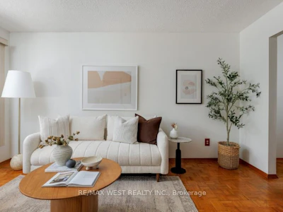 214 Markham Street - 5