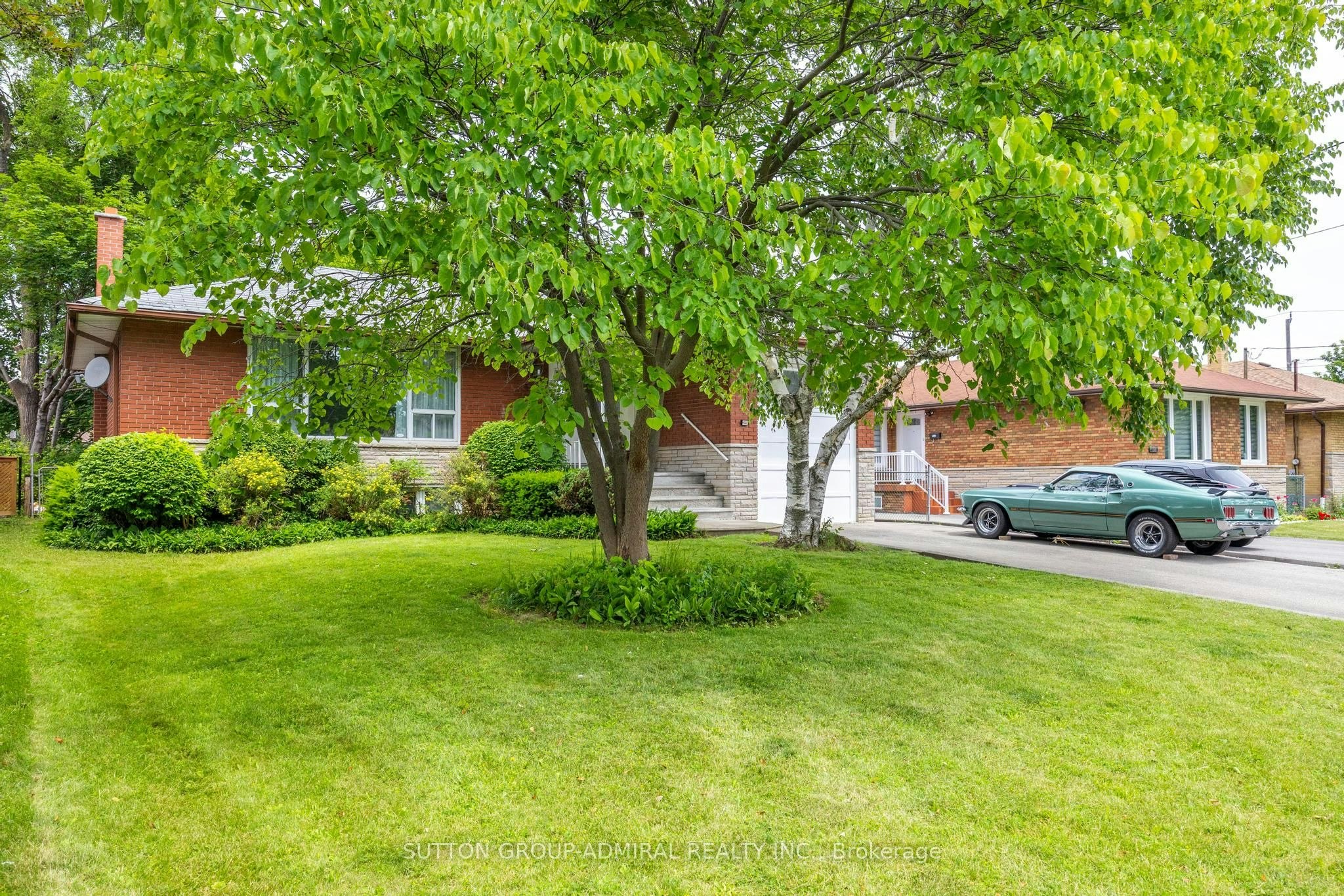 138 Kennard Avenue, Toronto, ON, M3H 4M5