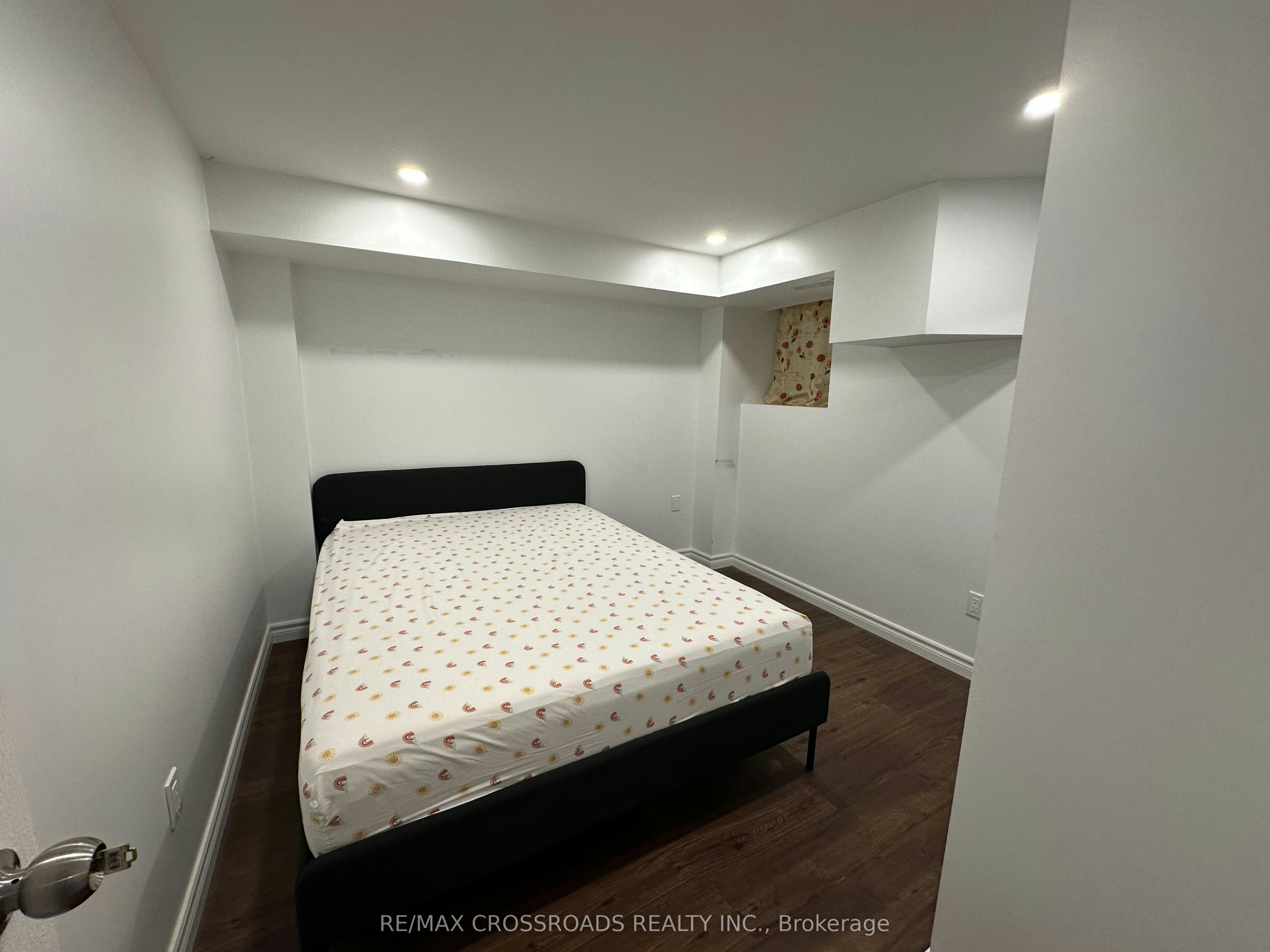 Bsmt-278 Shuter Street, Toronto, ON, M5A 1W3 - 8