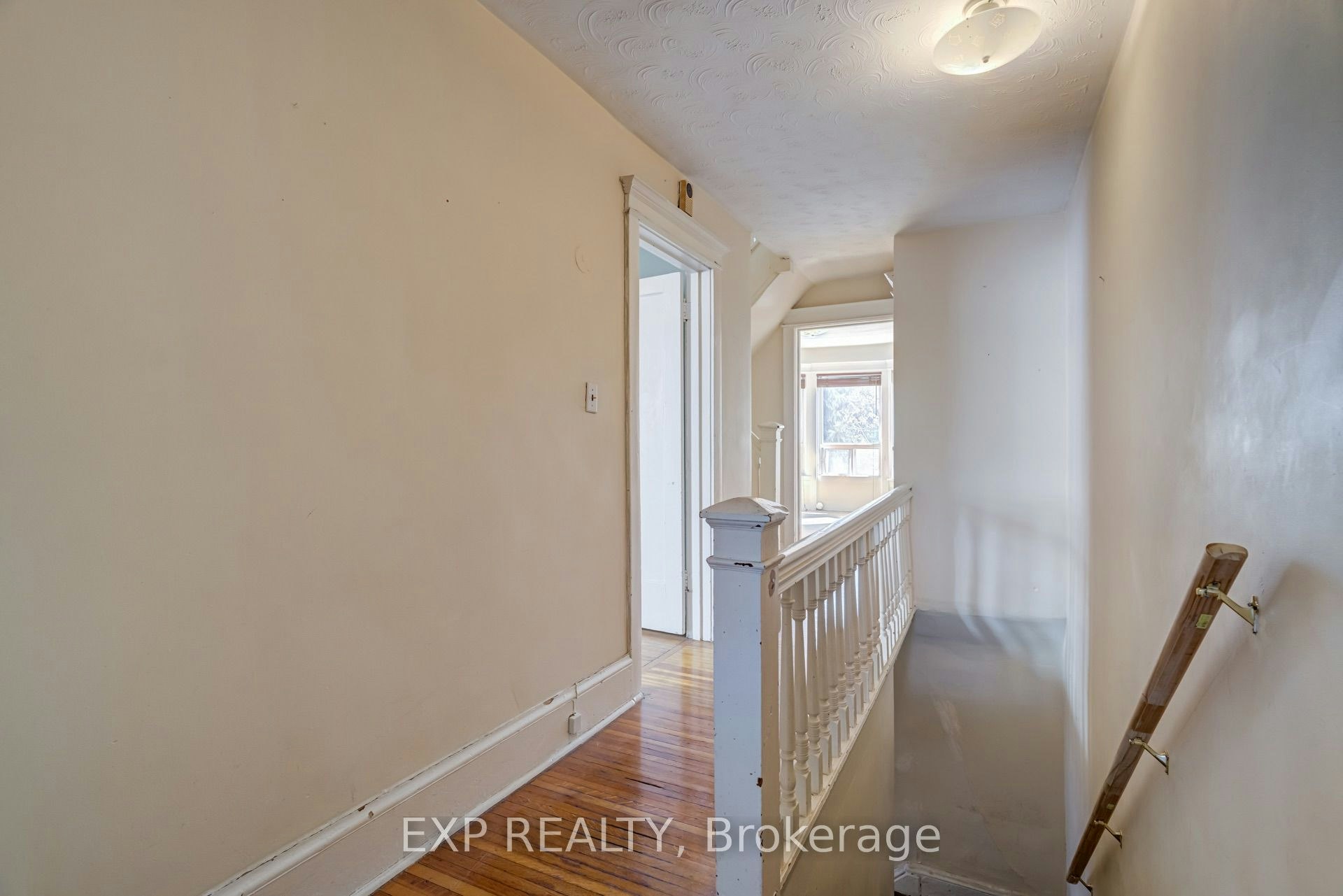 2nd & 3rd-196 Beatrice Street, Toronto, ON, M6G 3G1 - 4