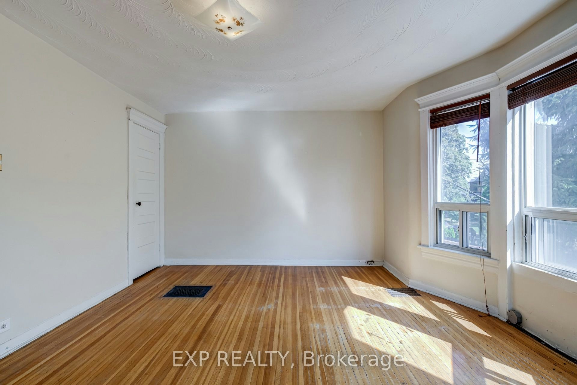 2nd & 3rd-196 Beatrice Street, Toronto, ON, M6G 3G1 - 6
