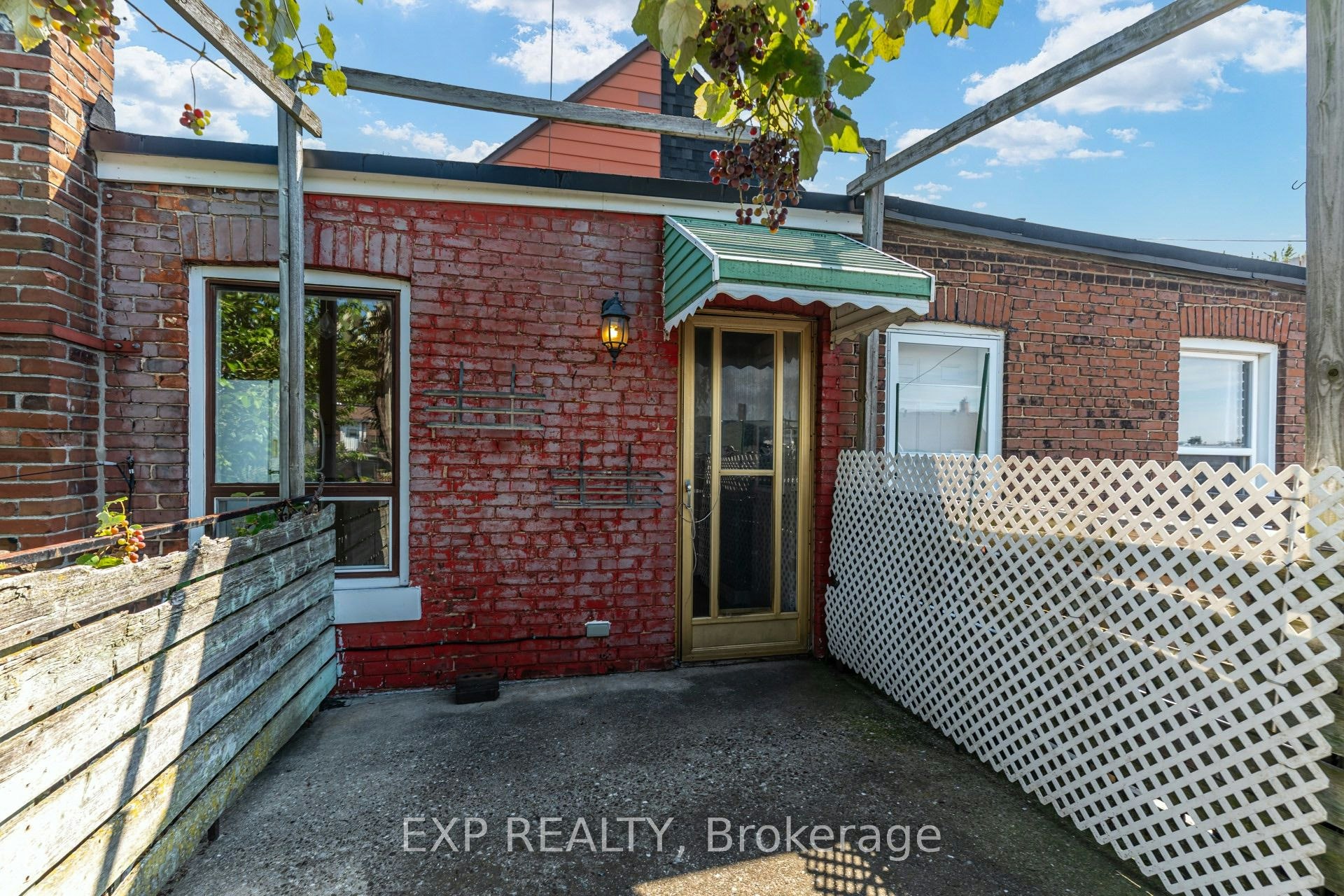 2nd & 3rd-196 Beatrice Street, Toronto, ON, M6G 3G1 - 14