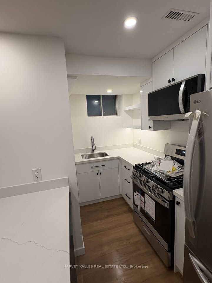 Lower-557 Crawford Street, Toronto, ON, M6G 3J9 - 3