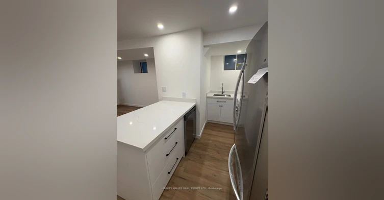 Lower-557 Crawford Street, Toronto, ON, M6G 3J9 - 4