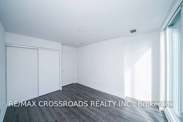 Th05-58 Queens Wharf Road, Toronto, ON, M5V 0J9 - 18