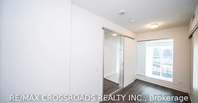 Th05-58 Queens Wharf Road, Toronto, ON, M5V 0J9 - 9
