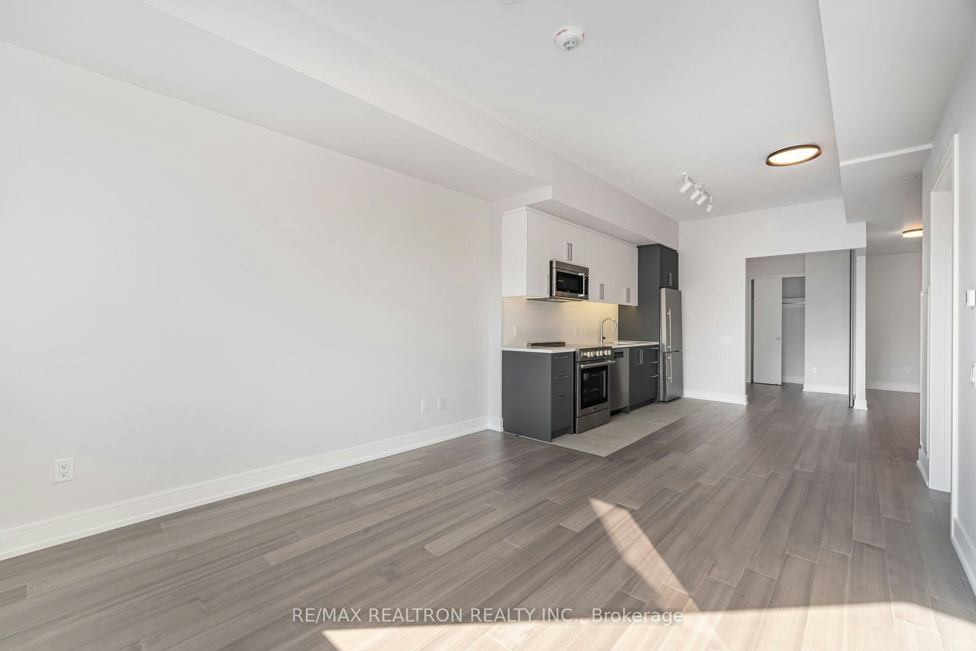 704-664 Spadina Avenue, Toronto, ON, M5S 2H7 - 4