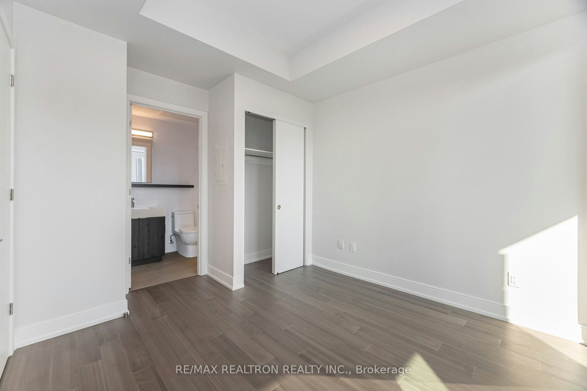 704-664 Spadina Avenue, Toronto, ON, M5S 2H7 - 9