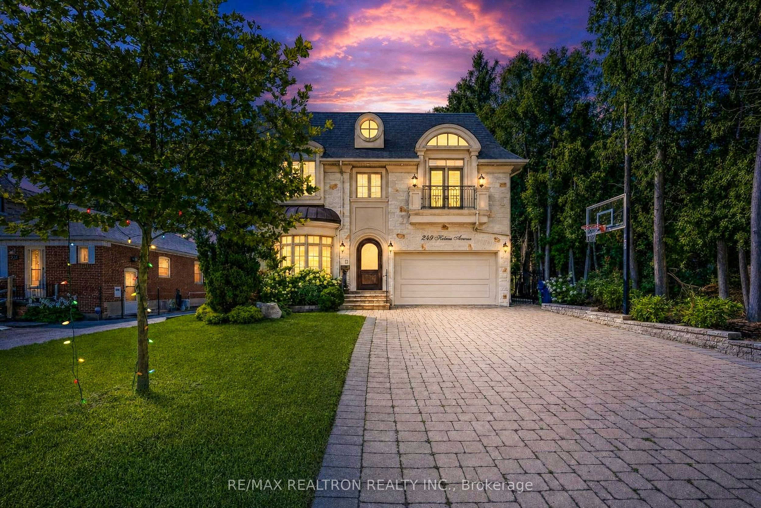 249 Holmes Avenue, Toronto, ON, M2N 4M9