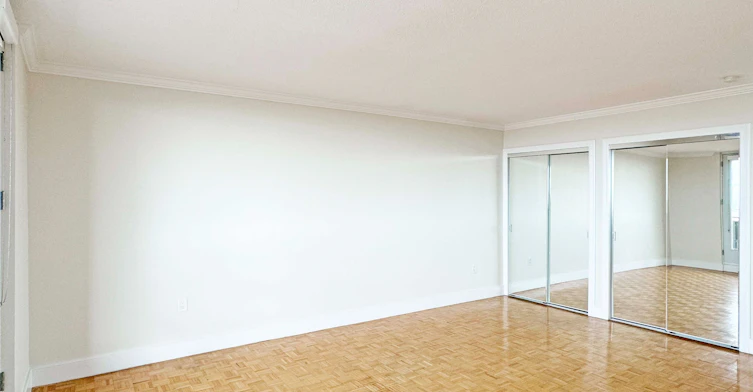 2402-666 Spadina Avenue, Toronto, ON, M5S 2H8 - 4