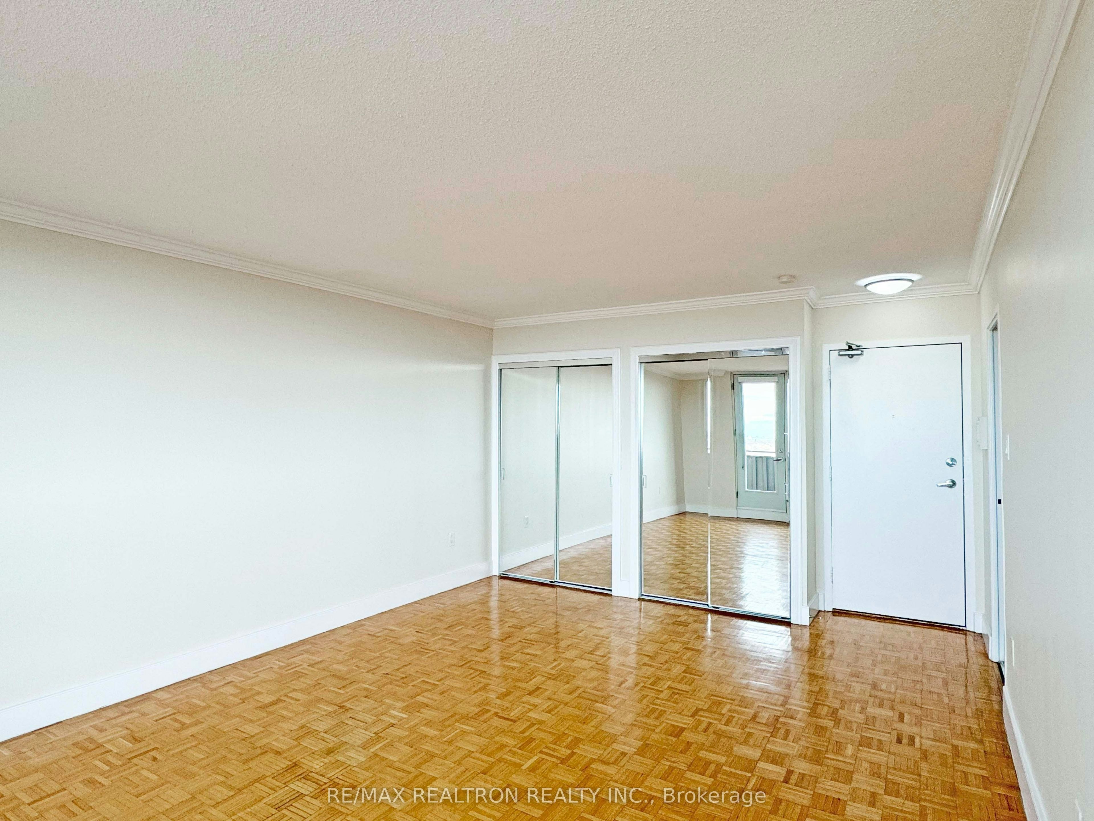 2402-666 Spadina Avenue, Toronto, ON, M5S 2H8 - 3
