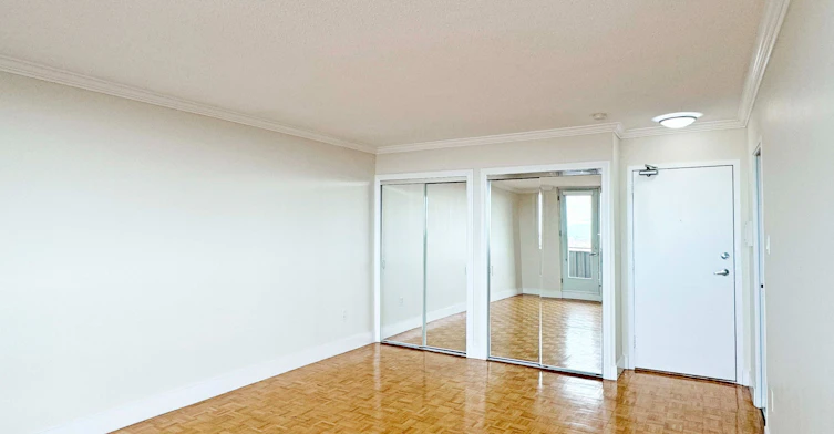 2402-666 Spadina Avenue, Toronto, ON, M5S 2H8 - 3
