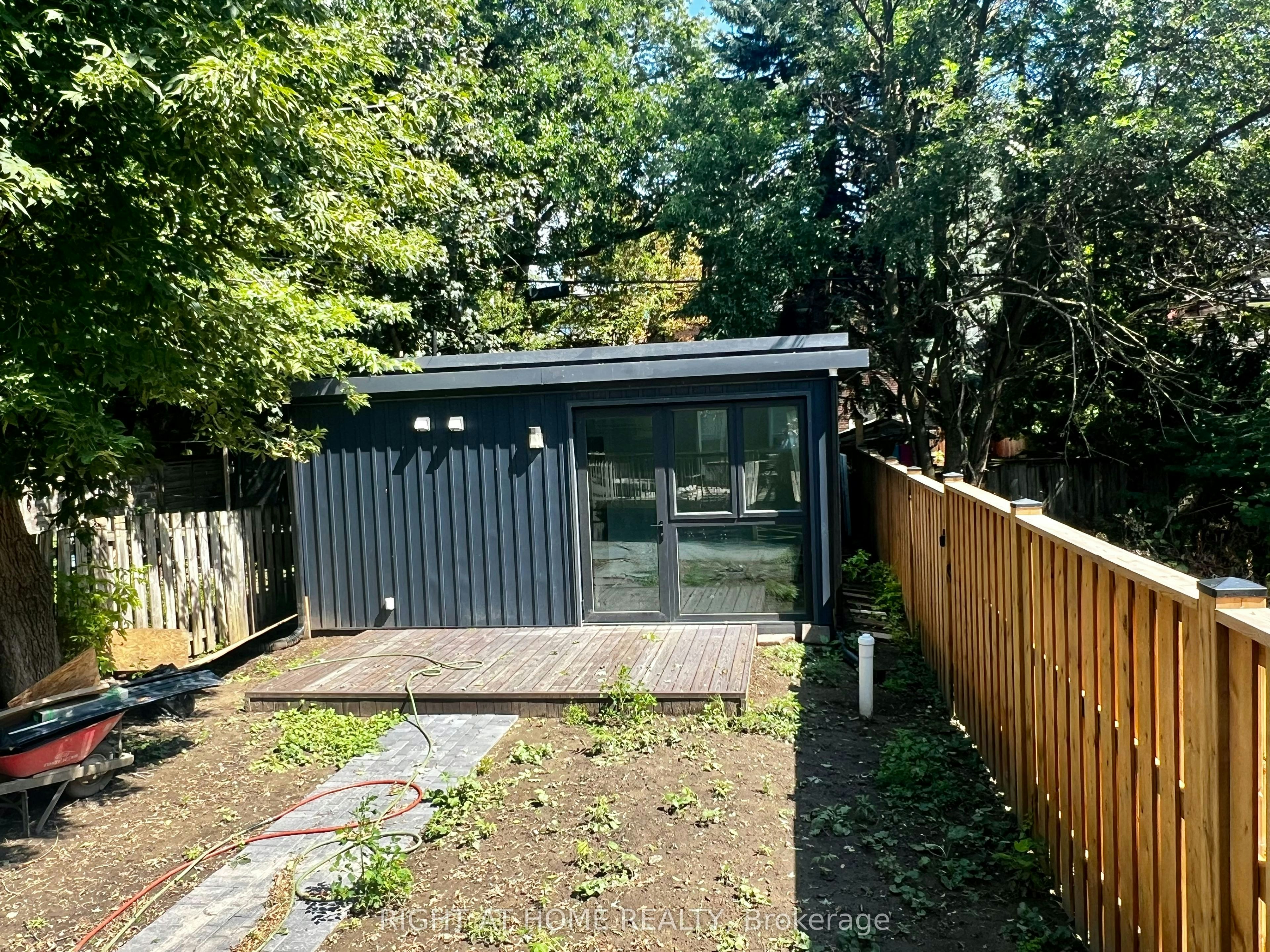 Garden Suite-875 Bathurst Street, Toronto, ON, M5R 3G2