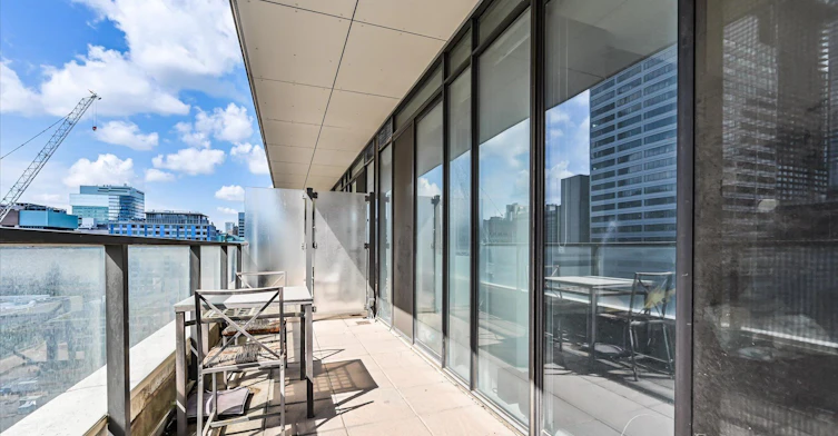 1825-111 Elizabeth Street, Toronto, ON, M5G 1P7 - 18