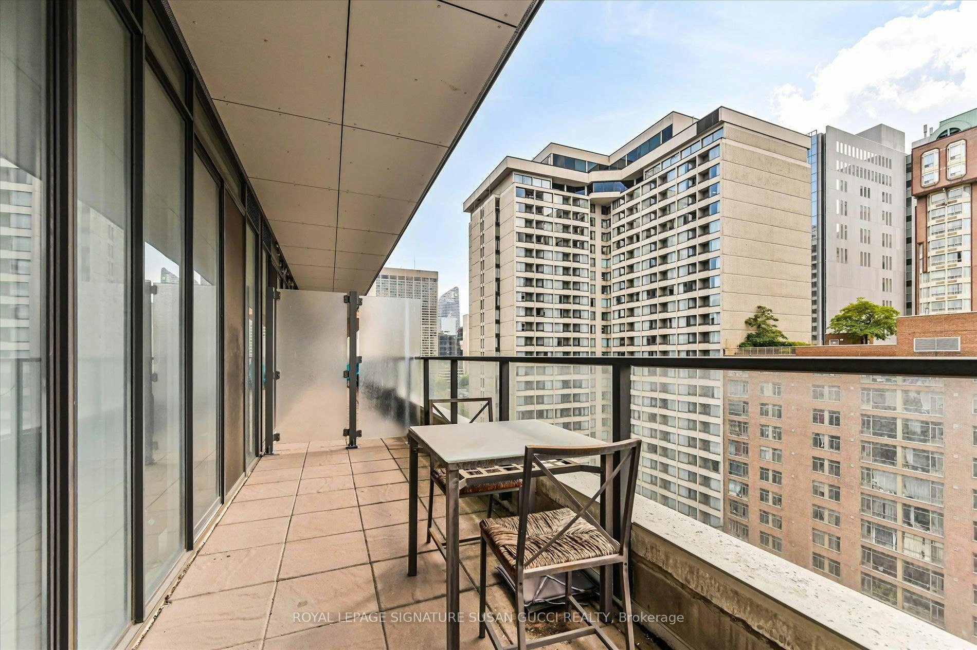 1825-111 Elizabeth Street, Toronto, ON, M5G 1P7 - 19