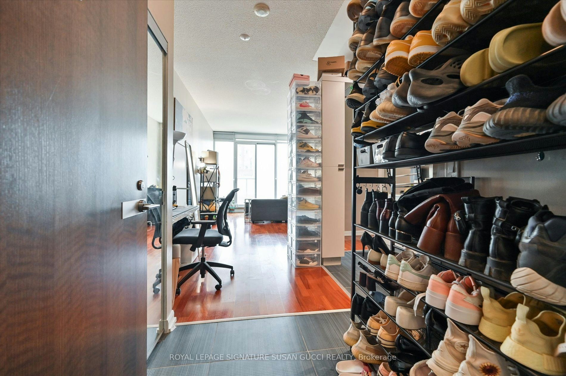 1825-111 Elizabeth Street, Toronto, ON, M5G 1P7 - 4